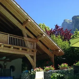 https://chambres-dhotes-de-charme-douglas.hotels-rhonealpes.com